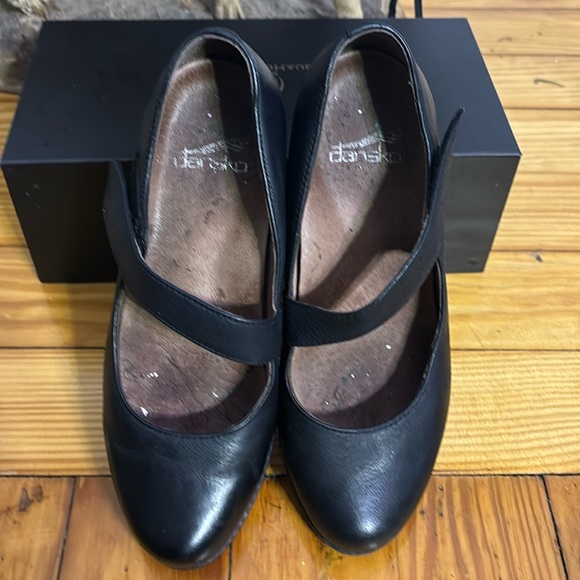 Black Dansko Mary Jane’s - Picture 2 of 3